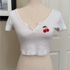 Vibe N’ White Red Crop Fitted Short Sleeve Tee